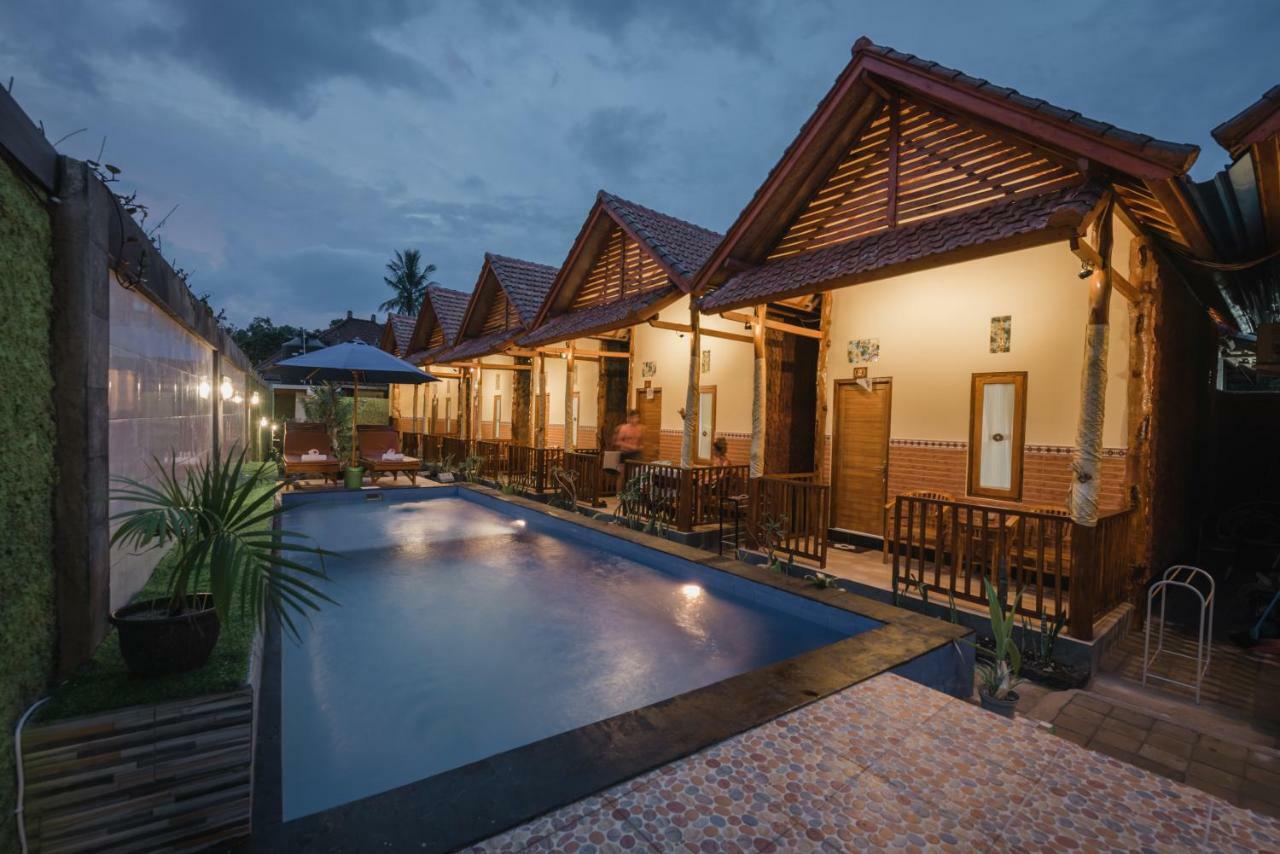 My Art Hostel Batununggul Exterior photo